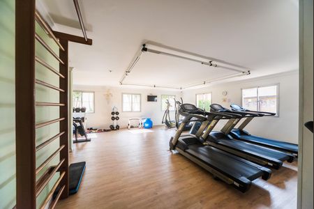 Apartamento à venda com 196m², 4 quartos e 3 vagas Apartamento à venda com 196m², 4 quartos e 3 vagasÁrea comum - Academia