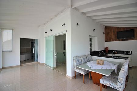 Apartamento à venda com 196m², 4 quartos e 3 vagas Apartamento à venda com 196m², 4 quartos e 3 vagasEspaço Gourmet