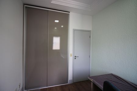 Apartamento à venda com 196m², 4 quartos e 3 vagasQuarto 2