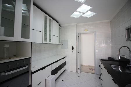 Apartamento à venda com 196m², 4 quartos e 3 vagasCozinha
