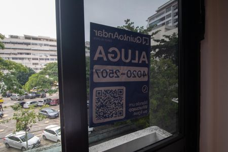 Apartamento à venda com 131m², 2 quartos e 1 vaga Apartamento à venda com 131m², 2 quartos e 1 vagaPlaca