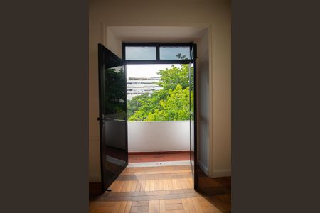 Apartamento à venda com 131m², 2 quartos e 1 vaga Apartamento à venda com 131m², 2 quartos e 1 vagaSala - Varanda