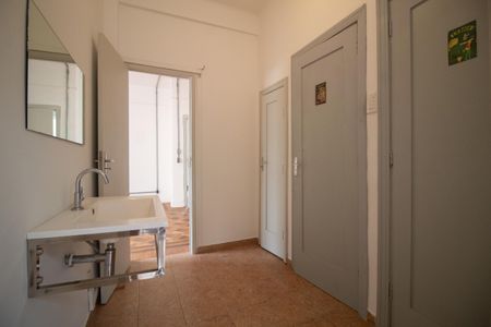 Apartamento à venda com 131m², 2 quartos e 1 vaga Apartamento à venda com 131m², 2 quartos e 1 vagaBanheiro social