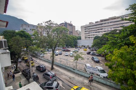 Apartamento à venda com 131m², 2 quartos e 1 vaga Apartamento à venda com 131m², 2 quartos e 1 vagaSala - vista