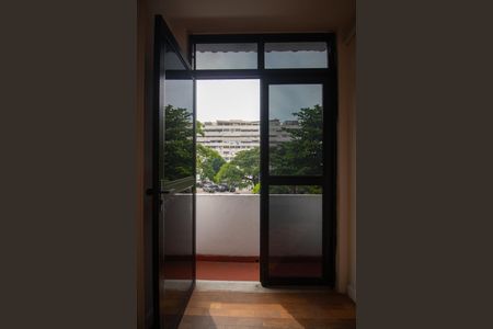 Apartamento à venda com 131m², 2 quartos e 1 vaga Apartamento à venda com 131m², 2 quartos e 1 vagaQuarto 1 - Varanda