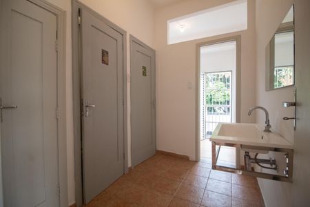 Apartamento à venda com 131m², 2 quartos e 1 vaga Apartamento à venda com 131m², 2 quartos e 1 vagaBanheiro social