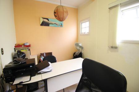 Casa à venda com 226m², 4 quartos e 6 vagasEscritório