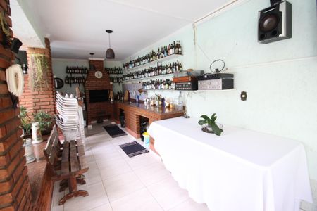 Casa à venda com 226m², 4 quartos e 6 vagasChurrasqueira