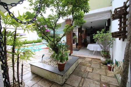 Casa à venda com 226m², 4 quartos e 6 vagasPiscina