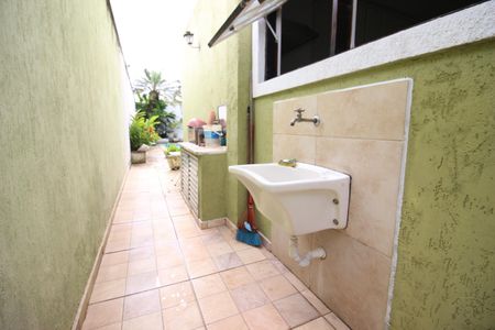 Casa à venda com 226m², 4 quartos e 6 vagasCorredor