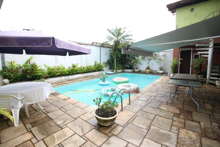 Casa à venda com 226m², 4 quartos e 6 vagasPiscina