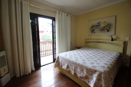 Casa à venda com 226m², 4 quartos e 6 vagasSuíte 1