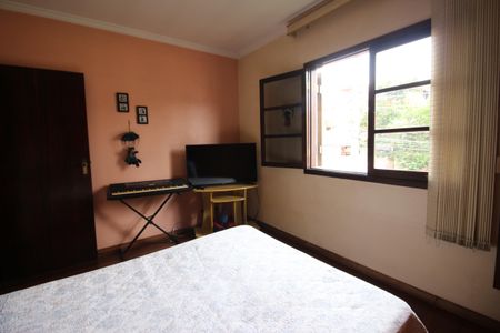 Casa à venda com 226m², 4 quartos e 6 vagasQuarto 2