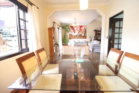 Casa à venda com 226m², 4 quartos e 6 vagasSala de Jantar
