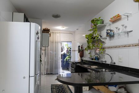 Casa à venda com 280m², 3 quartos e 2 vagas Casa à venda com 280m², 3 quartos e 2 vagasCozinha