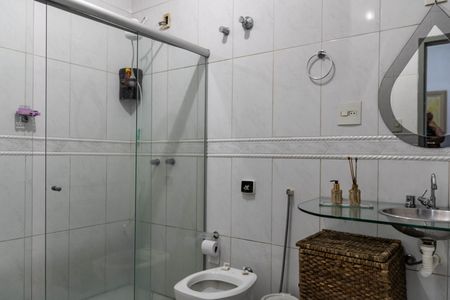 Casa à venda com 280m², 3 quartos e 2 vagas Casa à venda com 280m², 3 quartos e 2 vagasBanheiro Social