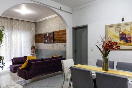 Casa à venda com 280m², 3 quartos e 2 vagas Casa à venda com 280m², 3 quartos e 2 vagasSala