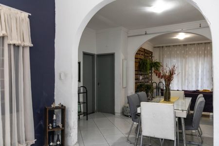 Casa à venda com 280m², 3 quartos e 2 vagas Casa à venda com 280m², 3 quartos e 2 vagasSala
