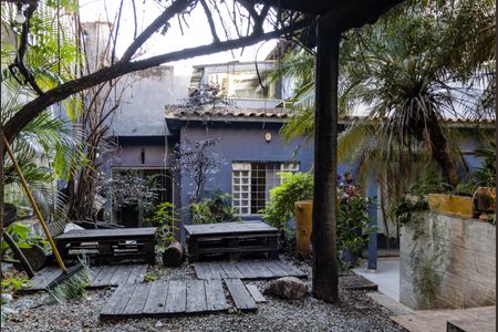 Casa à venda com 280m², 3 quartos e 2 vagas Casa à venda com 280m², 3 quartos e 2 vagasÁrea comum