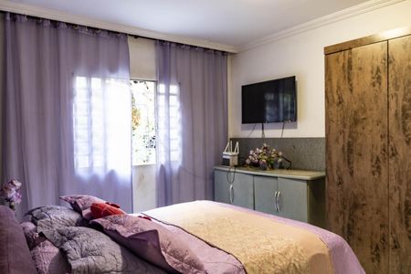 Casa à venda com 280m², 3 quartos e 2 vagas Casa à venda com 280m², 3 quartos e 2 vagasSuíte