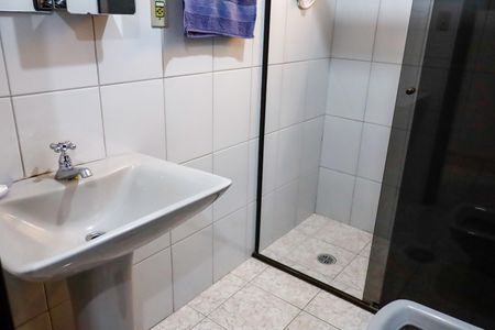 Casa à venda com 173m², 3 quartos e 2 vagas Casa à venda com 173m², 3 quartos e 2 vagasBanheiro 2