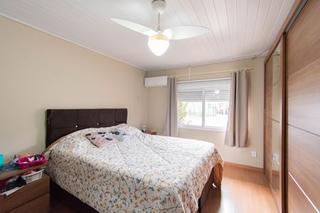 Casa à venda com 200m², 4 quartos e 3 vagas Casa à venda com 200m², 4 quartos e 3 vagasQuarto