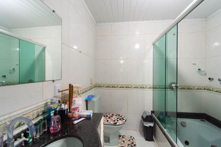 Casa à venda com 200m², 4 quartos e 3 vagas Casa à venda com 200m², 4 quartos e 3 vagasBanheiro