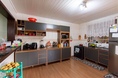 Casa à venda com 200m², 4 quartos e 3 vagas Casa à venda com 200m², 4 quartos e 3 vagasCozinha