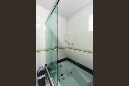 Casa à venda com 200m², 4 quartos e 3 vagas Casa à venda com 200m², 4 quartos e 3 vagasBanheiro