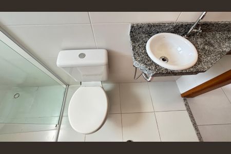 Apartamento à venda com 52m², 2 quartos e 2 vagas Apartamento à venda com 52m², 2 quartos e 2 vagasBanheiro da Suíte