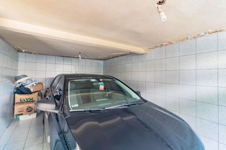 Casa à venda com 180m², 3 quartos e 1 vaga Casa à venda com 180m², 3 quartos e 1 vagaGaragem