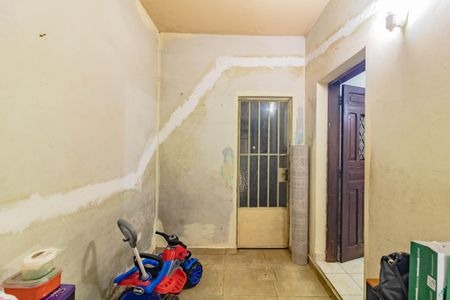 Casa à venda com 180m², 3 quartos e 1 vaga Casa à venda com 180m², 3 quartos e 1 vagaQuaro de Serviço
