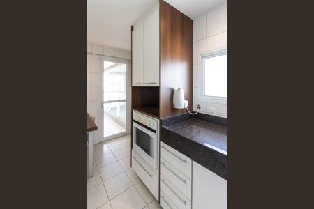 Apartamento à venda com 180m², 4 quartos e 4 vagas Apartamento à venda com 180m², 4 quartos e 4 vagasCozinha
