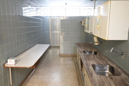 Casa à venda com 230m², 3 quartos e 2 vagasCozinha 