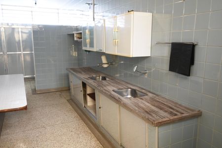 Casa à venda com 230m², 3 quartos e 2 vagasCozinha 