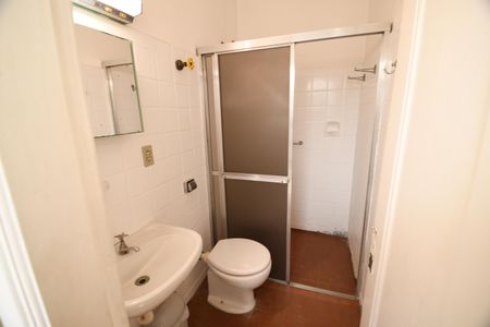 Casa à venda com 230m², 3 quartos e 2 vagasBanheiro de Serviço