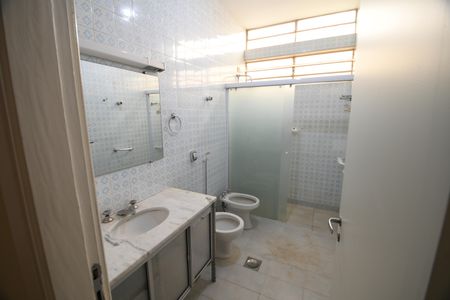 Casa à venda com 230m², 3 quartos e 2 vagasBanheiro Social