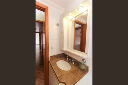 Apartamento à venda com 125m², 4 quartos e 3 vagas Apartamento à venda com 125m², 4 quartos e 3 vagasBanheiro da Suíte 3