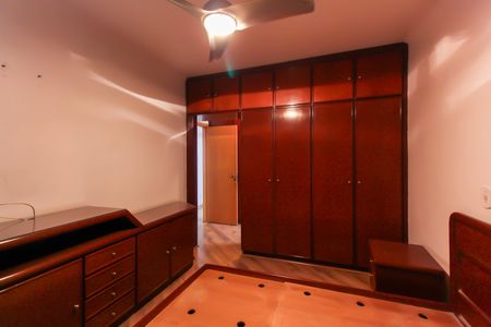Apartamento à venda com 125m², 4 quartos e 3 vagas Apartamento à venda com 125m², 4 quartos e 3 vagasQuarto 2 - Suíte