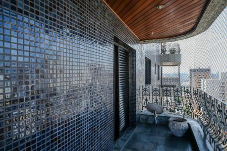 Apartamento à venda com 160m², 3 quartos e 2 vagasVaranda da suíte