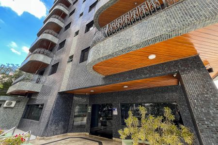 Apartamento à venda com 160m², 3 quartos e 2 vagasFachada + plaquinha