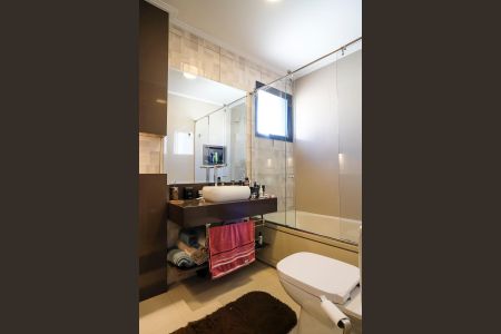 Apartamento à venda com 160m², 3 quartos e 2 vagasBanheiro da suíte