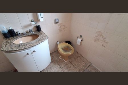 Apartamento à venda com 318m², 4 quartos e 3 vagas Apartamento à venda com 318m², 4 quartos e 3 vagasBanheiro Social
