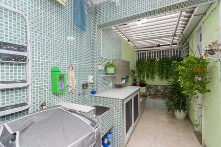 Apartamento à venda com 70m², 2 quartos e 1 vagaÁrea de Serviço