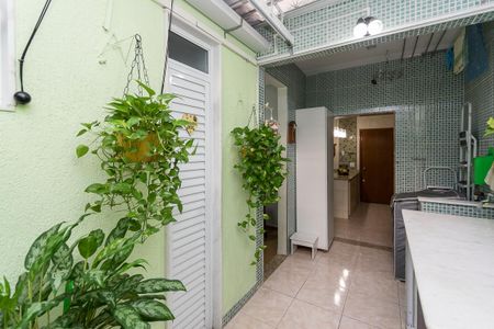 Apartamento à venda com 70m², 2 quartos e 1 vagaÁrea de Serviço