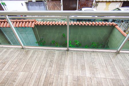 Casa à venda com 195m², 3 quartos e 2 vagas Casa à venda com 195m², 3 quartos e 2 vagasVaranda quarto 1 e 2