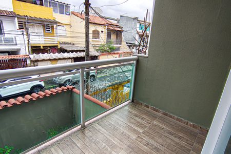 Casa à venda com 195m², 3 quartos e 2 vagas Casa à venda com 195m², 3 quartos e 2 vagasVaranda quarto 1 e 2