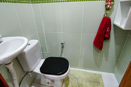 Casa à venda com 195m², 3 quartos e 2 vagas Casa à venda com 195m², 3 quartos e 2 vagasLavabo