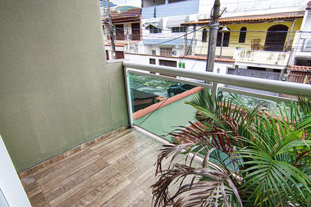 Casa à venda com 195m², 3 quartos e 2 vagas Casa à venda com 195m², 3 quartos e 2 vagasVaranda quarto 1 e 2