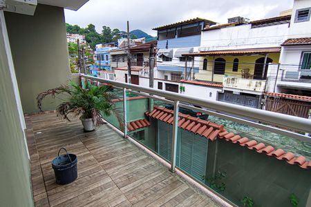 Casa à venda com 195m², 3 quartos e 2 vagas Casa à venda com 195m², 3 quartos e 2 vagasVaranda quarto 1 e 2